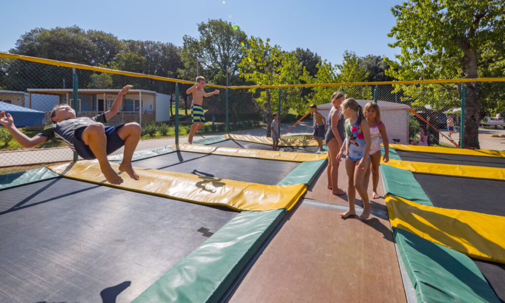Camping Polari trampolines